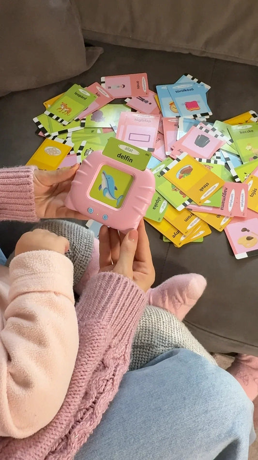 KinderSpeech beszédfejlesztő játék, interaktív kártyákkal gyerekfejlesztéshez
