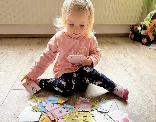 KinderSpeech beszédfejlesztő játék kártyákkal, interaktív gyerekfejlesztés otthon